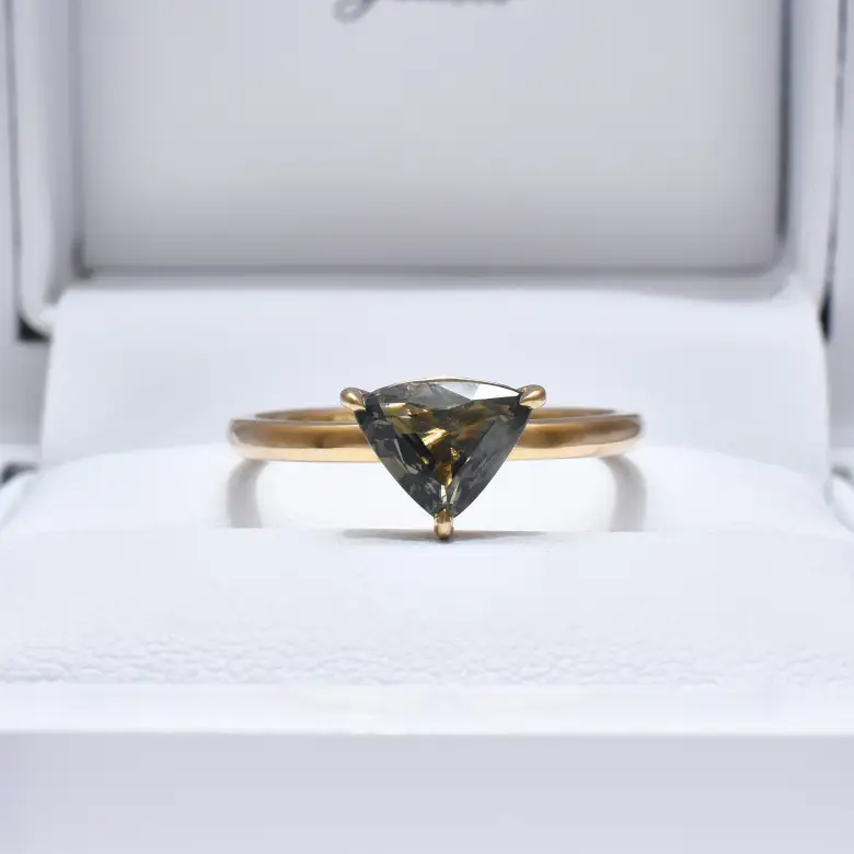 Pierścionek z aleksandrytem szlif trillion Pierścionek z aleksandrytem szlif trillion